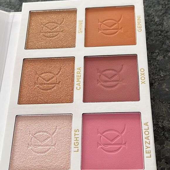 Kenia Ontiveros Blush & Shine Palette 3 blush + 3 highlight shade palette - Picture 6 of 7